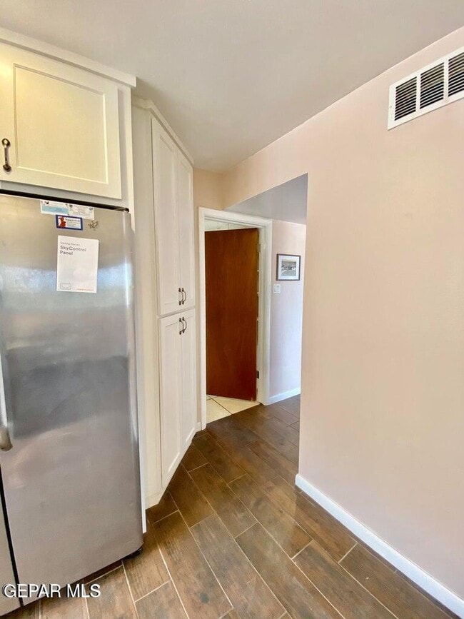 Building Photo - 3213 El Morro Rd