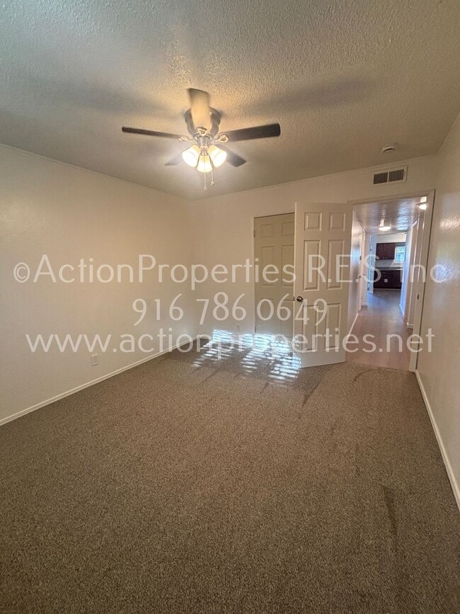 Building Photo - Move In Special $500.00 off 1st Mo Rent: C...