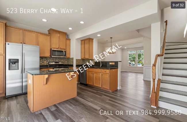 Building Photo - 523 Berry Chase Way