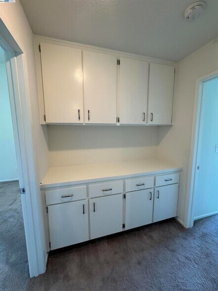 Building Photo - 8145 Mountain View Dr