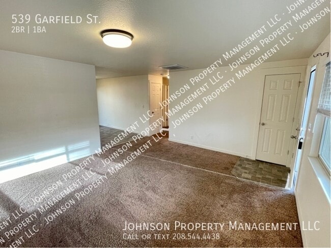 Building Photo - 539 Garfield St