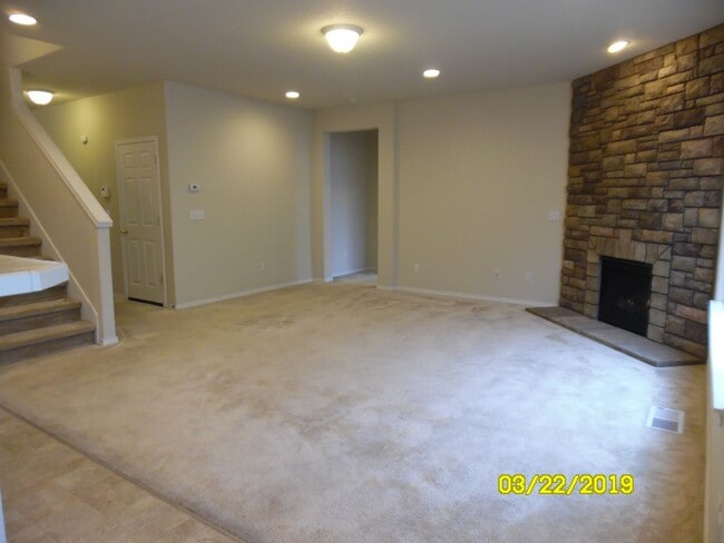 Building Photo - 413 Roger Smith Dr