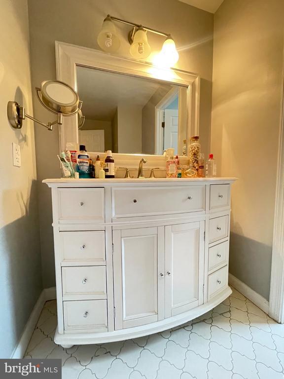 Building Photo - 13209 Lantern Hollow Dr