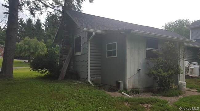 Building Photo - 673 Milton Turnpike