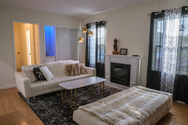 Primary Photo - 1621 Campus Rd