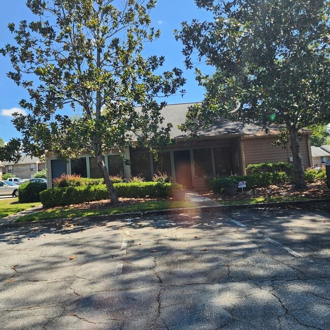 Building Photo - 4312 Old Macon Rd