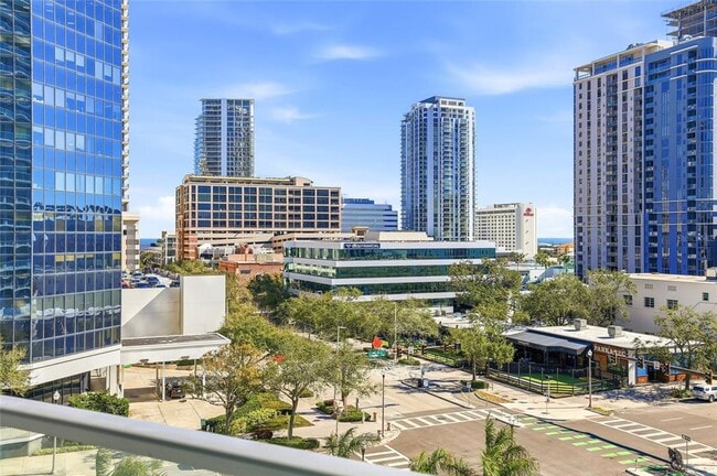 Building Photo - 400 Central Ave