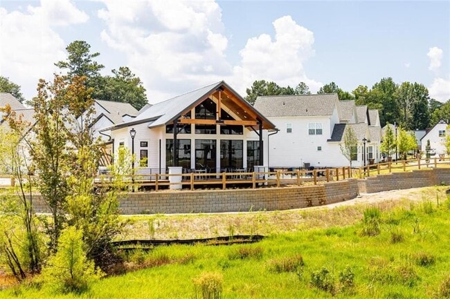 Building Photo - 2085 Harvest Pond Cir