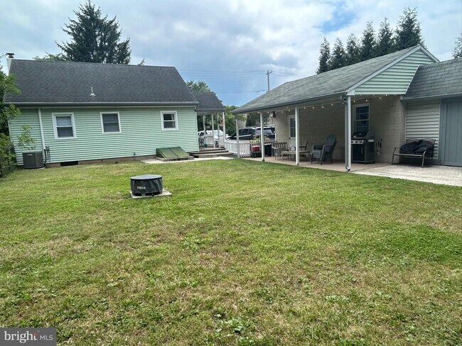 Building Photo - 138 E 7 Stars Rd