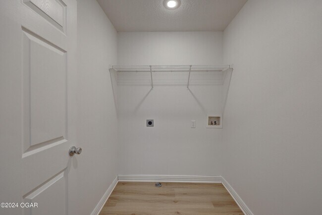 Building Photo - 301 W Briarbrook Ln