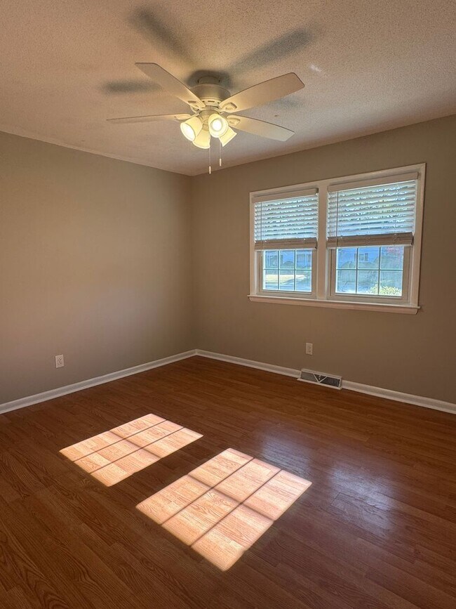 Building Photo - Darling on Deborah