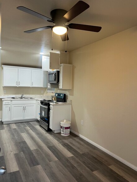 Primary Photo - 1506 W Orange Ave