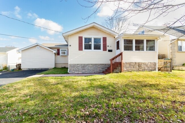 Building Photo - 26 Manito Ave