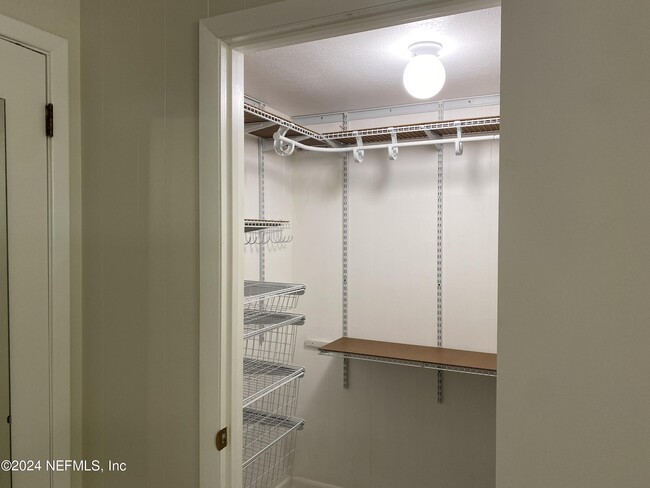 Building Photo - 104 St Elmo Rd