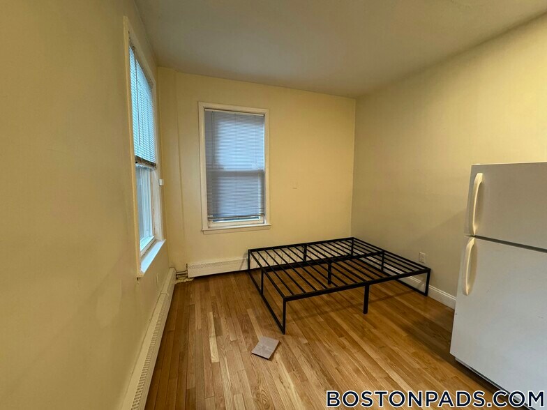 Building Photo - 49 S Huntington Ave