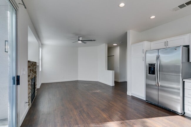 Building Photo - 2-Story Home  3 bedroom 2 bath in Summerlin