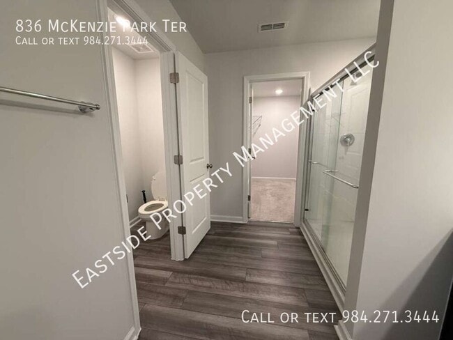 Building Photo - 836 McKenzie Pk Ter