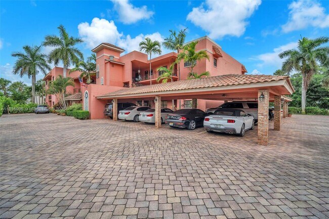 Building Photo - 250 E Royal Palm Rd