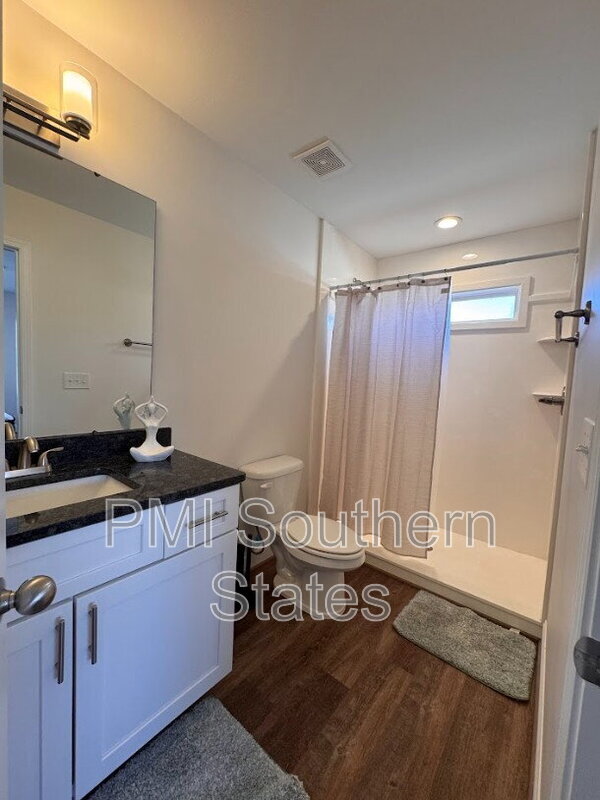 Building Photo - 401 Albus Dr