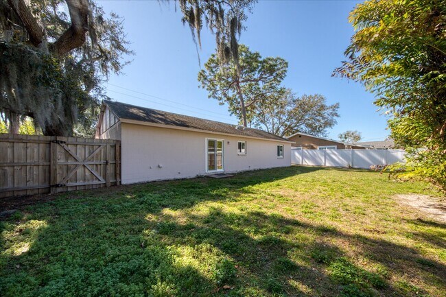 Building Photo - 61 Lake Shore Dr