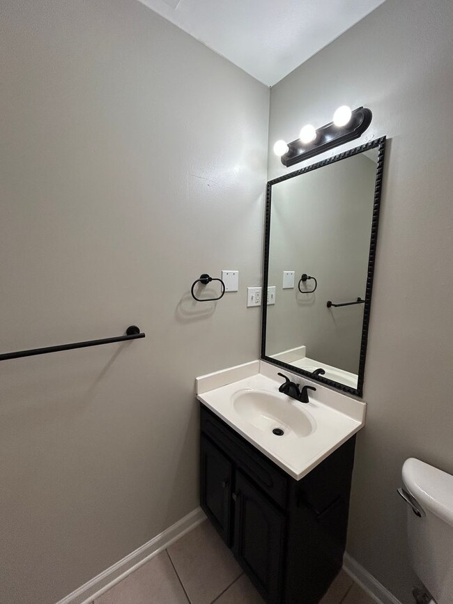 Building Photo - 3 Bed | Bonus Room | 2.5 Bath | Detached C...