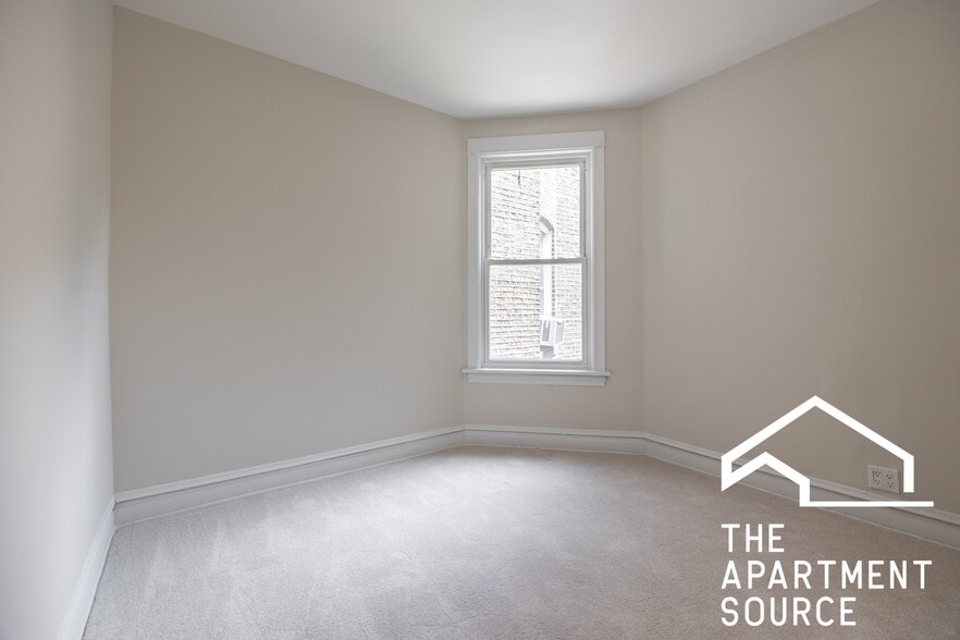 Building Photo - 2110 N Avers Ave