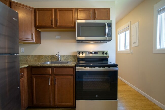 Building Photo - Charming St. John's 2-Bedroom Ready Mid-June!