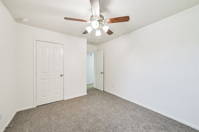 Building Photo - 9334 Valley Tree Ln