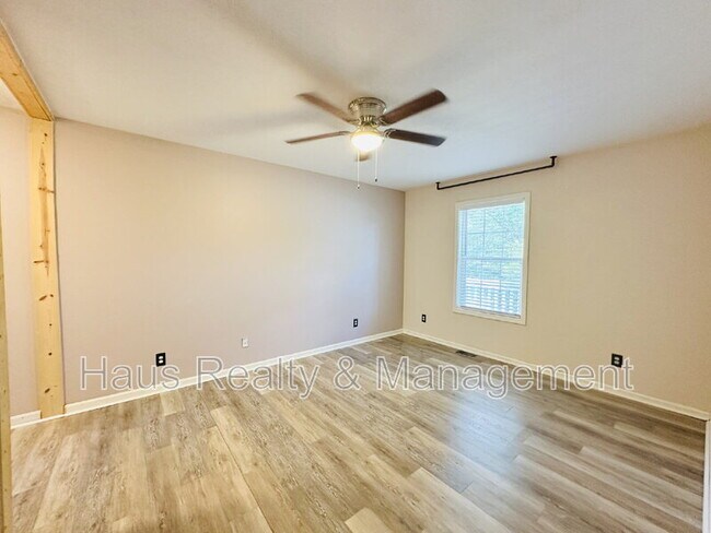 Building Photo - 3248 N Senseney Cir