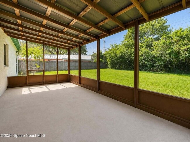 Building Photo - 2028 Rollins Dr