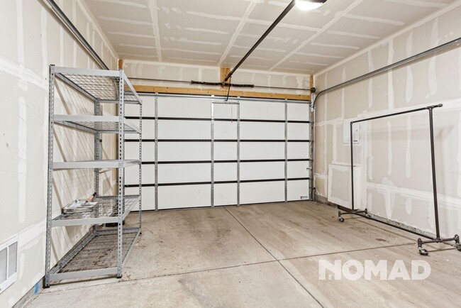 Building Photo - Charming 2BR Townhome in Denver