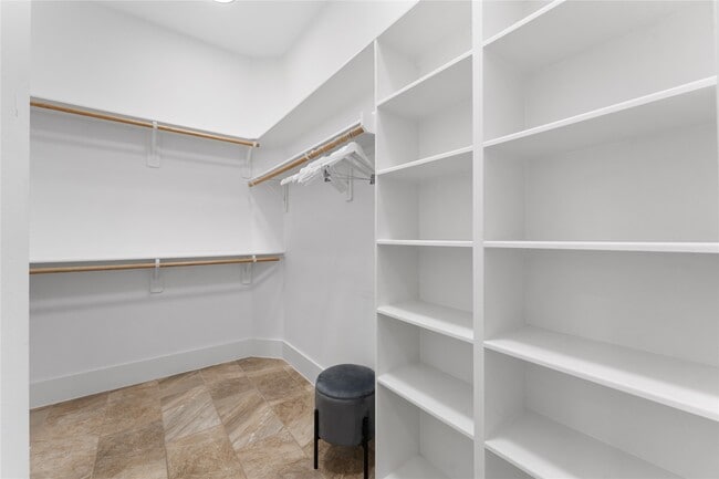 Building Photo - 3802 Lovejoy St