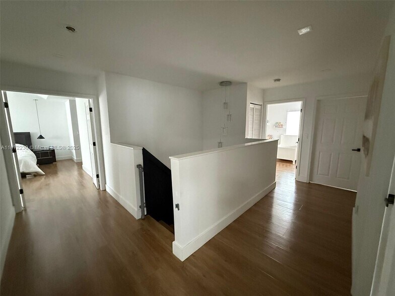 Building Photo - 6901 NW 112th Ave