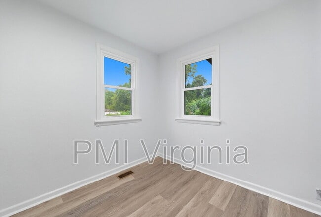 Building Photo - 2226 Florida Ave