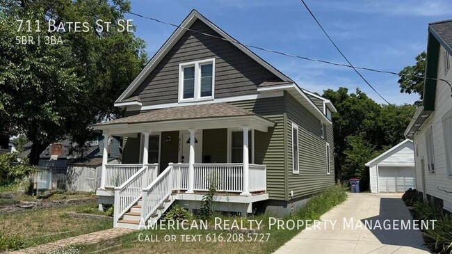 Primary Photo - 711 Bates St SE