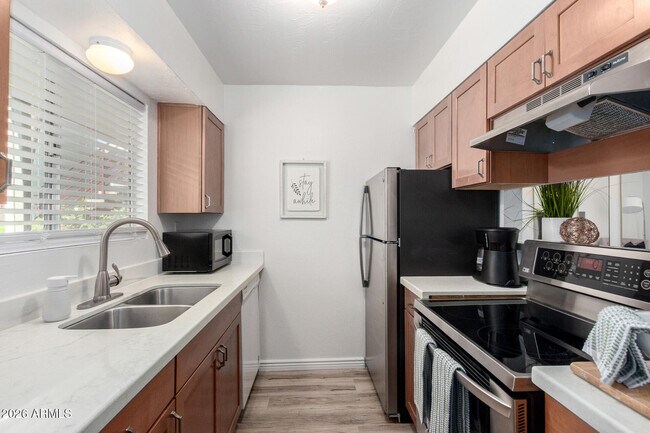 Building Photo - 4610 N 68th St