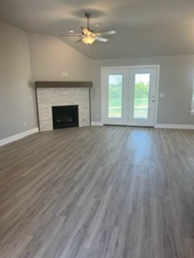 Building Photo - Newly Built!