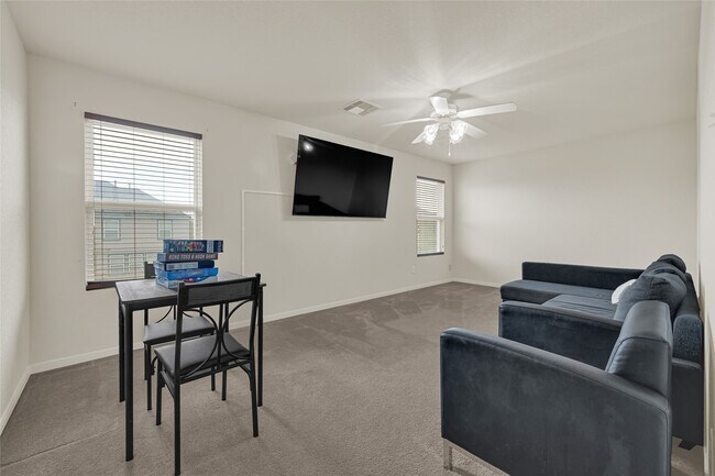 Building Photo - 15826 Sheldon Ridge Way