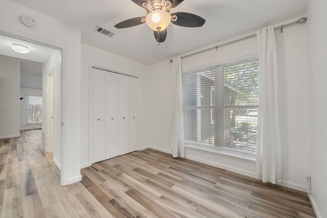 Building Photo - 9618 Sugar Hill Dr