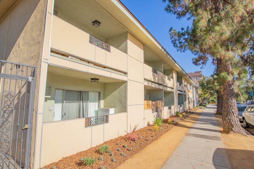 Building Photo - Tujunga Apartments