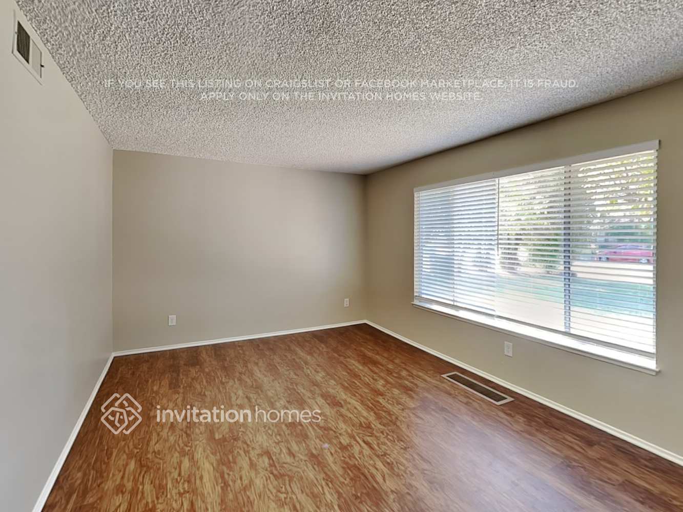 Building Photo - 2453 Aramon Dr