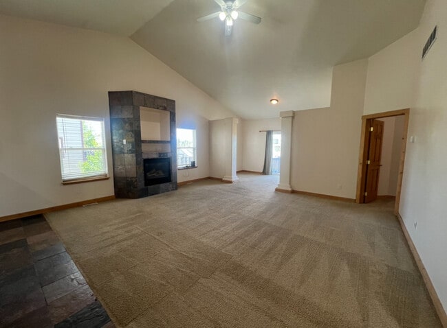 Building Photo - 374 Cole Ave