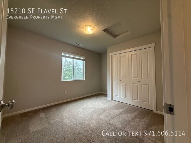 Building Photo - 15210 SE Flavel St