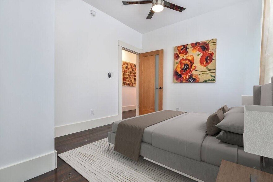 Building Photo - 2947 Van Buren Pl