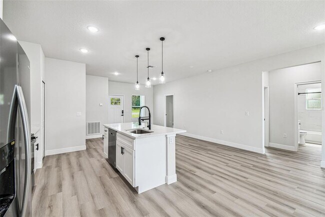 Building Photo - 13053 SW 36th Ct