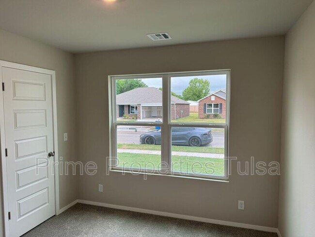 Building Photo - 16421 S 85th E Ave