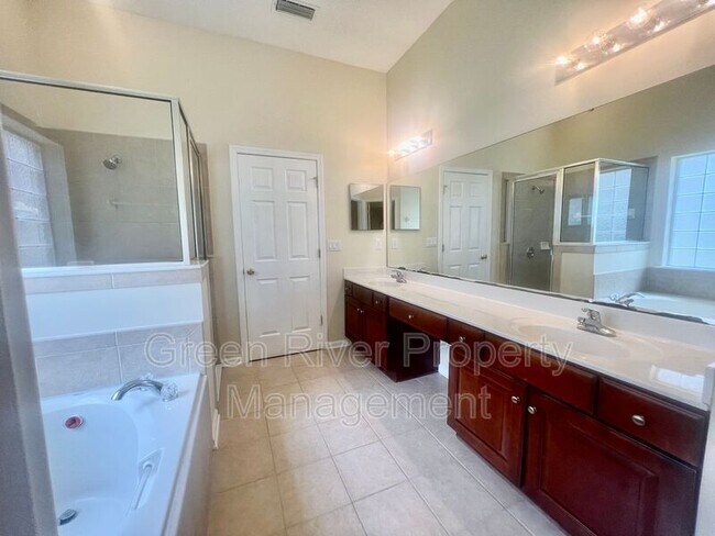 Building Photo - 2074 Heritage Oaks Ct