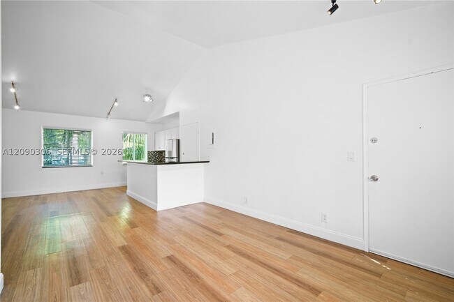 Building Photo - 272 NE 53rd St
