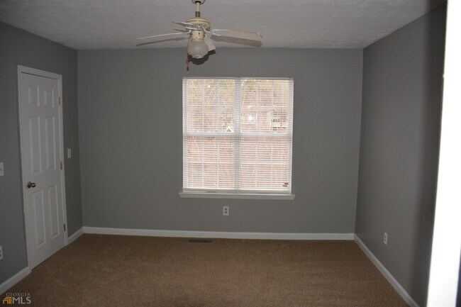 Building Photo - 3991 Bayside Cir