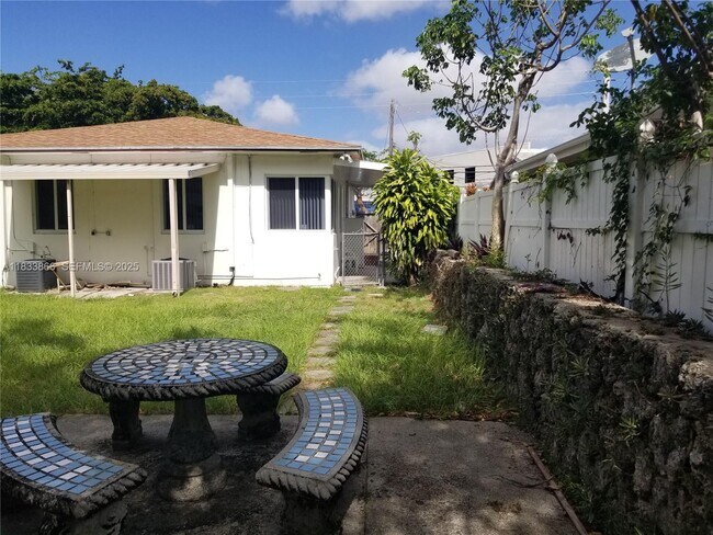 Building Photo - 1240 SW 22nd Terrace